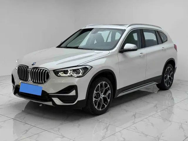 Фотография автомобиля — BMW X1