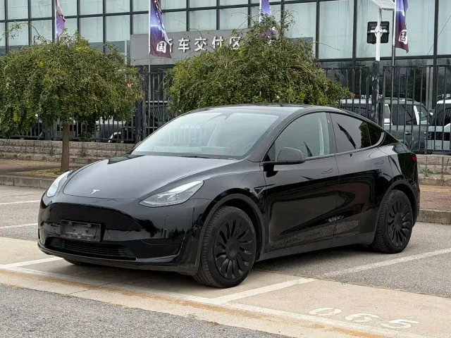 Фотография автомобиля — Tesla Model Y