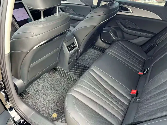 Hongqi H5 — Фото автомобиля 10