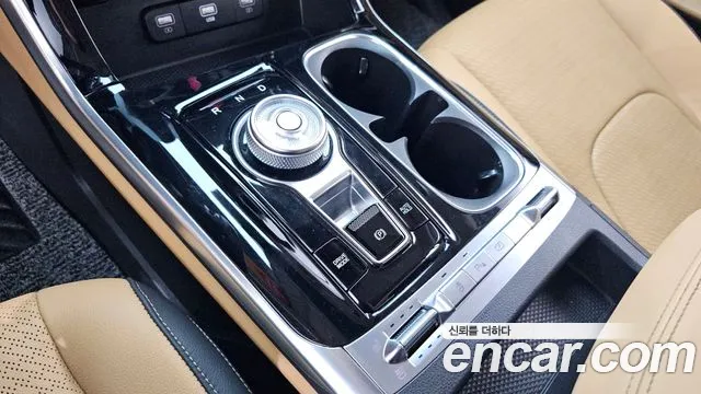 Kia Carnival Generation 4 — Фото автомобиля 12