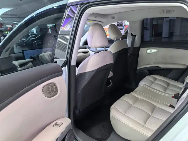 IM Motors LS6 — Фото автомобиля 6
