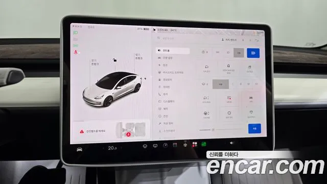 Tesla Model 3 — Фото автомобиля 12