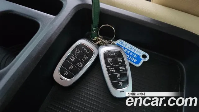 Hyundai Staria Staria 4WD Tourer 9 мест — Фото автомобиля 12