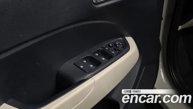 Hyundai Venue — Фото автомобиля 16