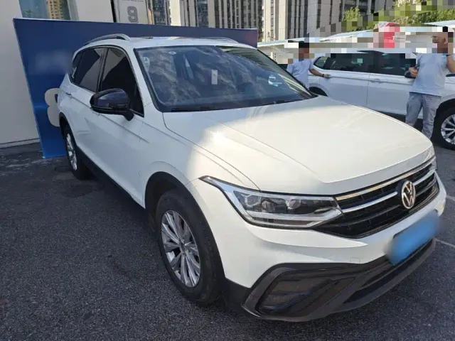 Volkswagen Tiguan L — Фото автомобиля 3