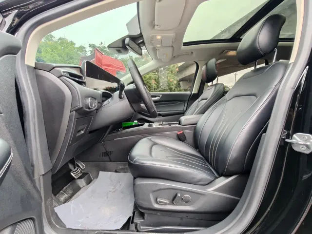 Ford Edge — Фото автомобиля 4
