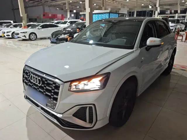 Фотография автомобиля — Audi Q2L