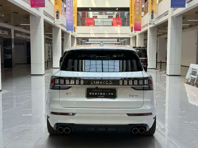 Lynk & Co 09 — Фото автомобиля 18