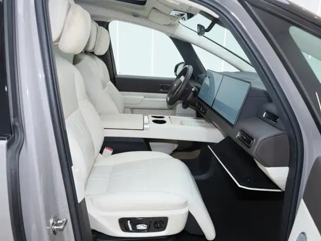 Li Auto MEGA — Фото автомобиля 15