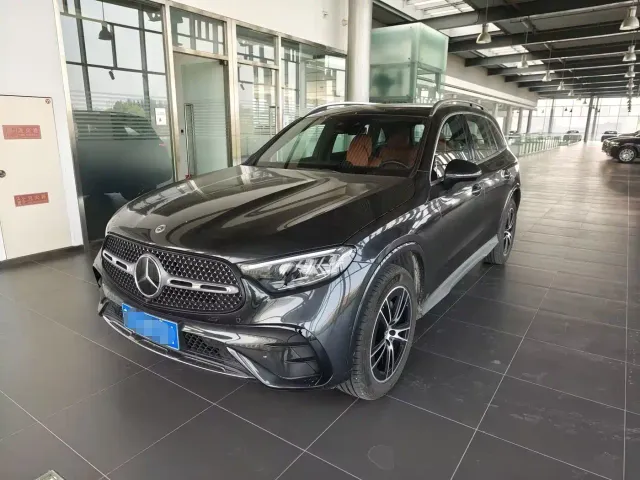 Фотография автомобиля — Mercedes-Benz GLC-Class