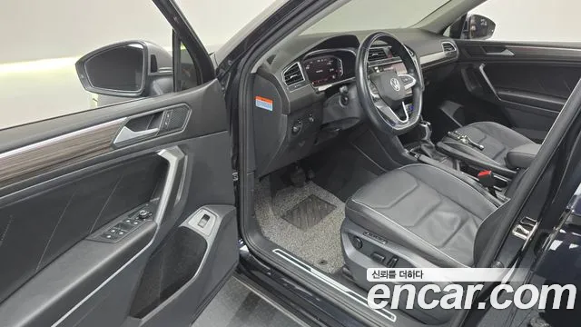 Volkswagen Tiguan — Фото автомобиля 10