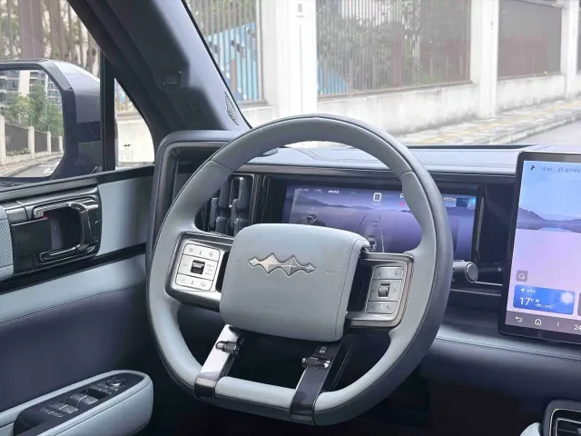 BYD FangChengBao Leopard 5 — Фото автомобиля 11