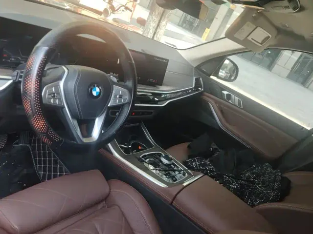 BMW X7 — Фото автомобиля 12