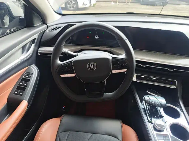 Changan Eado — Фото автомобиля 10