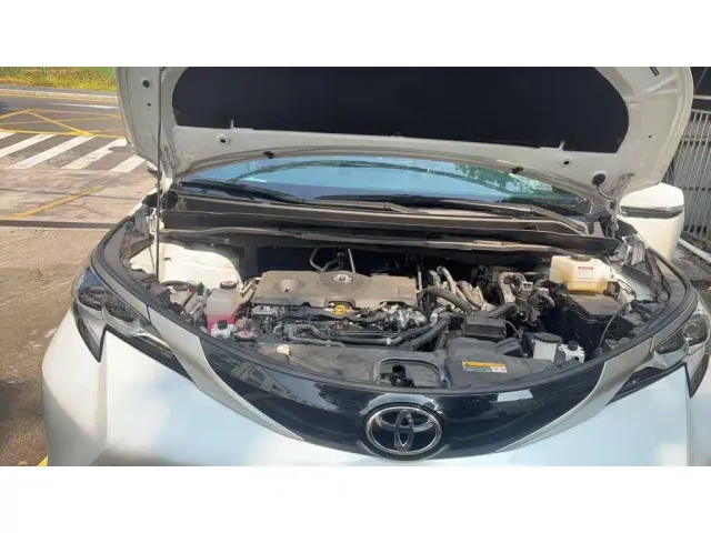 Toyota Sienna — Фото автомобиля 3