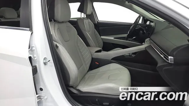 Hyundai AVANTE Avante (CN7) — Фото автомобиля 12