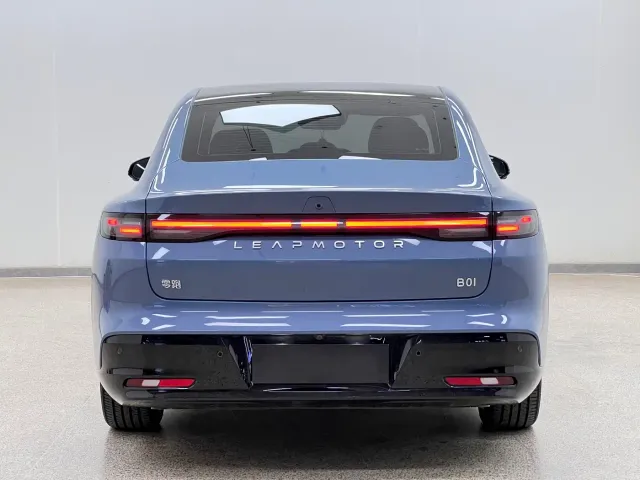 Leapmotor B01 — Фото автомобиля 6
