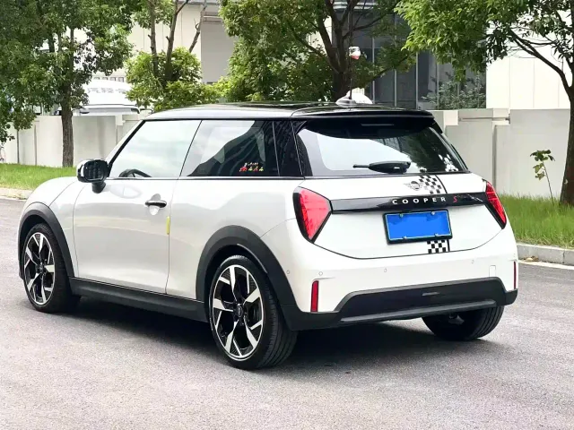 MINI Hatch — Фото автомобиля 4