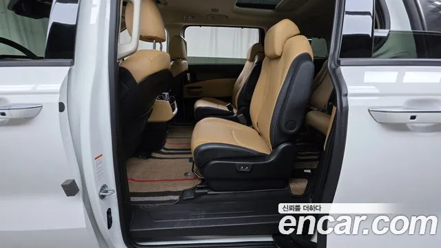 Kia Canival Carnival 4 поколение Бензин 9 мест Noblesse — Фото автомобиля 12