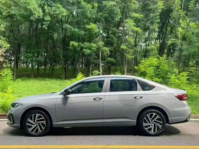 Volkswagen Lavida — Фото автомобиля 7