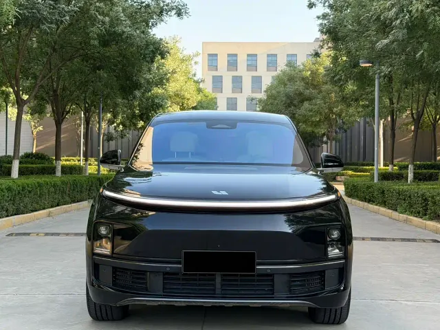 Li Auto L8 — Фото автомобиля 3