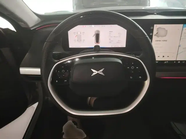 Xpeng P7 — Фото автомобиля 10
