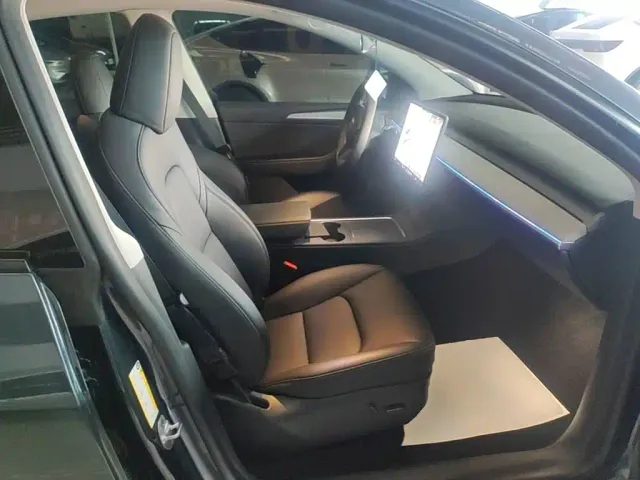 Tesla Model Y — Фото автомобиля 24