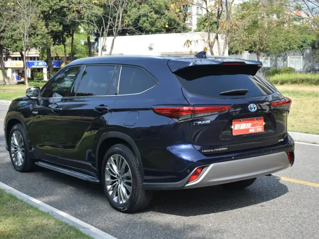 Toyota Highlander — Фото автомобиля 4