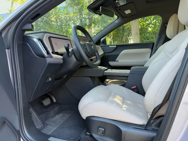 Volvo XC70 Plug-in Hybrid — Фото автомобиля 4