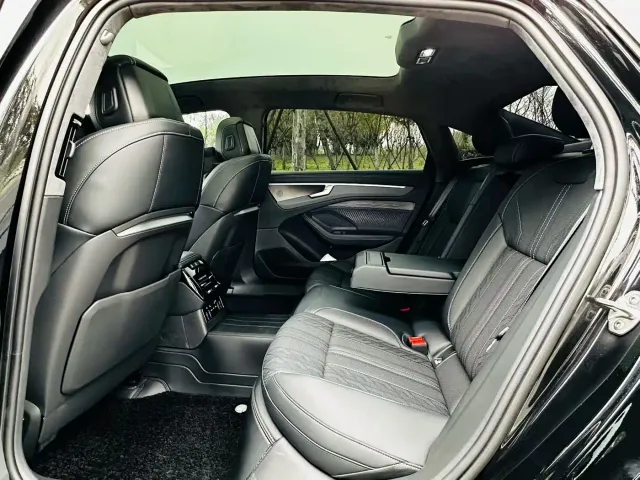 Audi A6L — Фото автомобиля 9