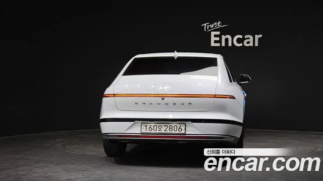 Hyundai Grandeur Grandeur (GN7) 2.5 Бензин 2WD — Фото автомобиля 4