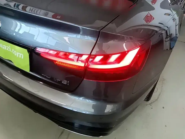 Audi A4L — Фото автомобиля 7
