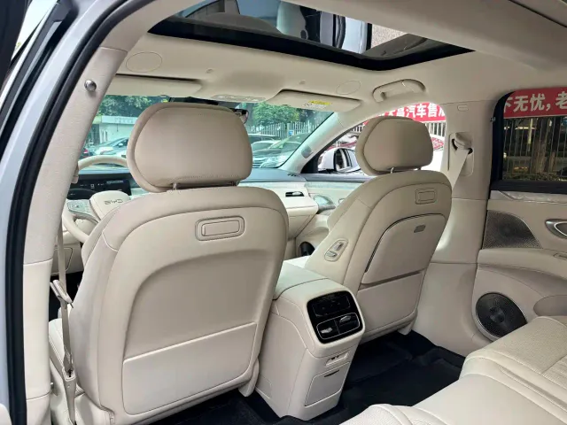 BYD Seal 08 — Фото автомобиля 24