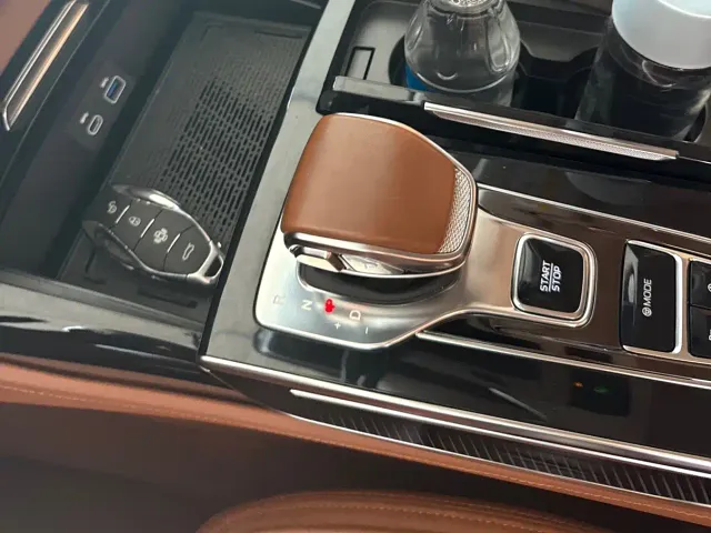 Hongqi H9 — Фото автомобиля 14