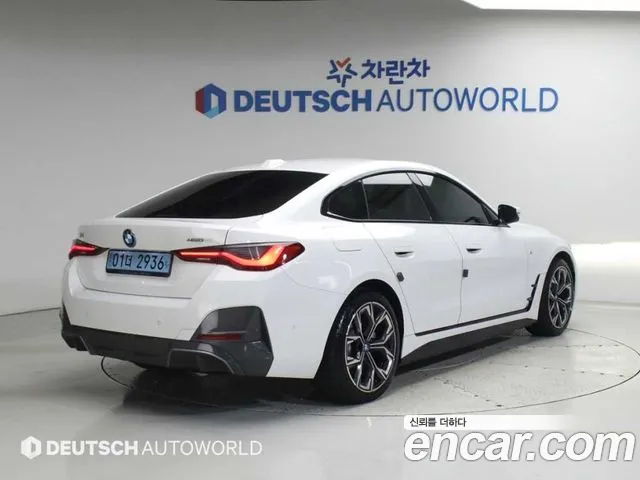 BMW i4 — Фото автомобиля 2