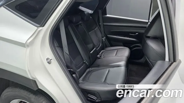 Hyundai Tucson Tucson (NX4) Бензин 1.6 турбо 2WD — Фото автомобиля 10