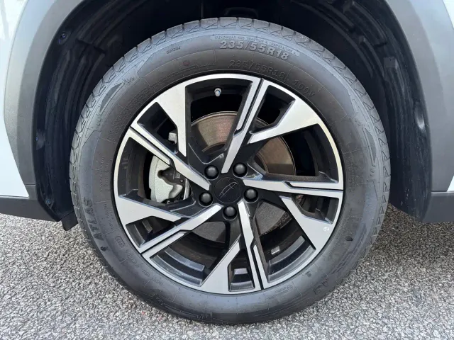 Geely Boyue L — Фото автомобиля 20
