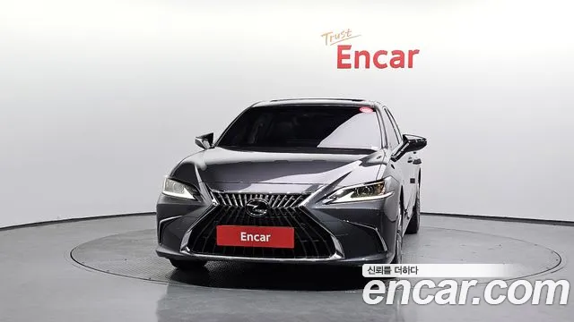 Lexus ES — Фото автомобиля 3