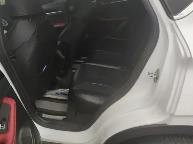 Geely Binyue — Фото автомобиля 10