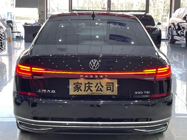 Volkswagen Passat — Фото автомобиля 6