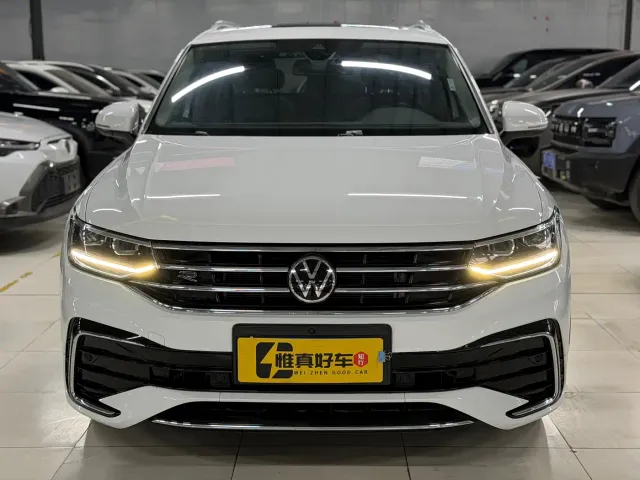 Volkswagen Tiguan L — Фото автомобиля 2