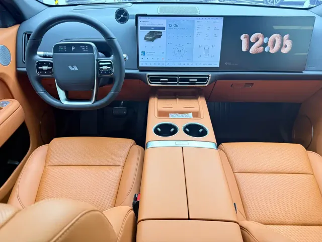 Li Auto L7 — Фото автомобиля 4