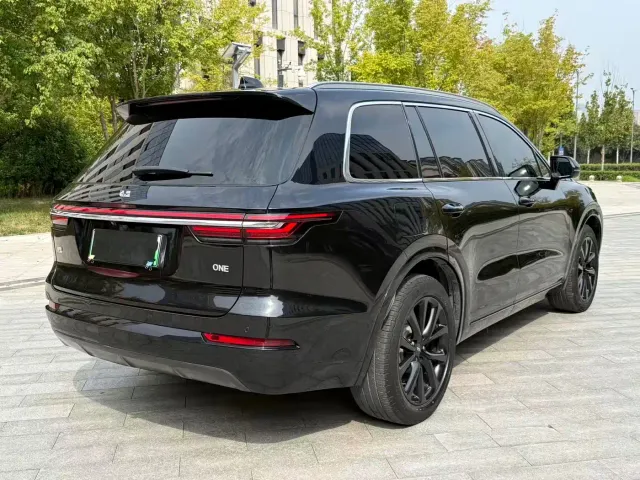 Li Auto ONE — Фото автомобиля 4