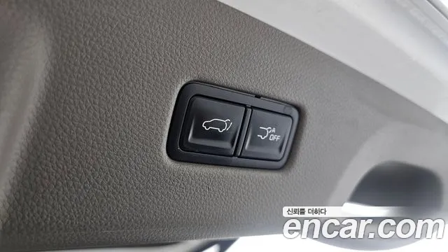 Kia Carnival Generation 4 — Фото автомобиля 24