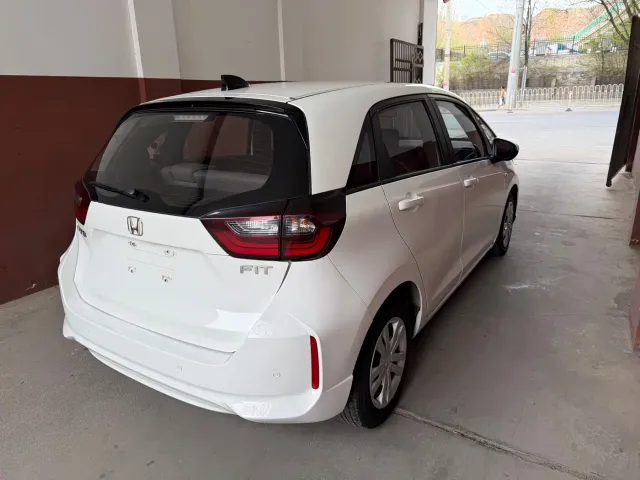 Honda Fit — Фото автомобиля 6