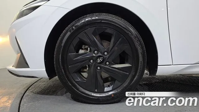 Hyundai AVANTE Avante (CN7) — Фото автомобиля 5