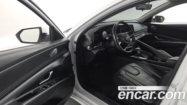 Hyundai AVANTE Avante (CN7) — Фото автомобиля 10