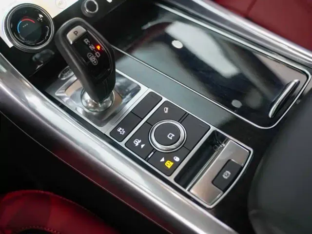 Land Rover Range Rover Sport — Фото автомобиля 14