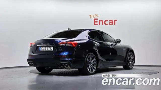 Maserati Ghibli — Фото автомобиля 2