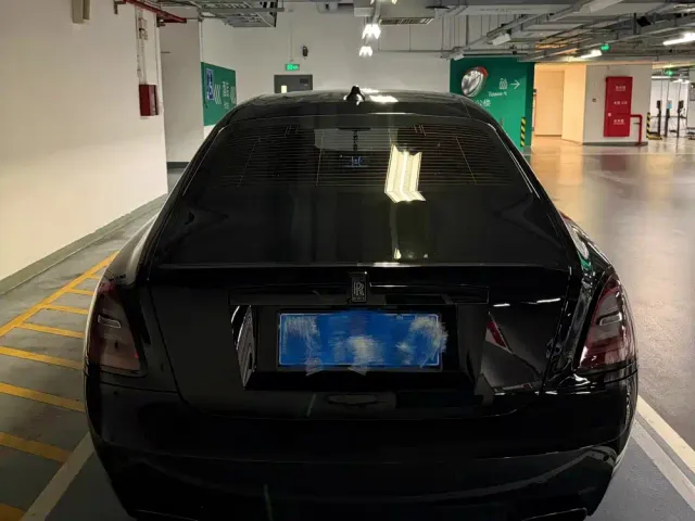 Rolls-Royce Ghost — Фото автомобиля 12